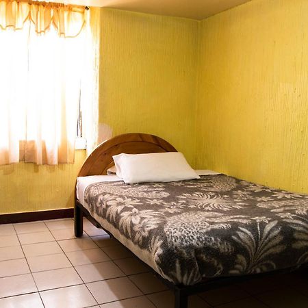 Hostal Carlos Luis 基多 外观 照片